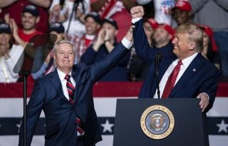 Lindsey Graham falleció tras una breve y repentina enfermedad (izq.). Foto: EFE