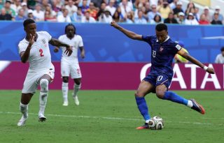  Kylian Mbappé anotó dos goles este sábado. Foto: EFE