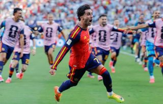 El español Ferran Torres festeja su gol contra Argentina. Foto: EFE