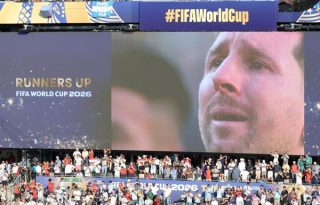 Lionel Messi entre lágrimas, luego de perder la final ante España. Foto: EFE