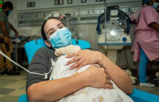 El Hospital del Niño es certificado como Centro de Excelencia en el Método Madre Canguro.