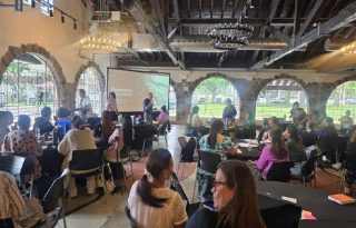 Especialistas del Ministerio de Comercio e Industrias compartieron herramientas y orientación sobre internacionalización y exportación con emprendedoras. 