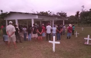 El concejal capireño calcula que entre ambos recintos puede haber poco más de 500 difuntos sepultados en fosas y bóvedas. Foto. Eric Montenegro