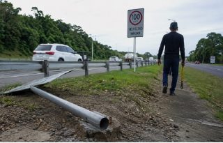 El costo unitario de estos letreros oscila entre los $90 y $150, dependiendo de sus dimensiones. Foto. Eric Montenegro. IA
