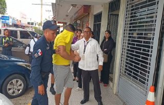 Bosco Bolívar Barrera, llegó a la sala de audiencia en medio de fuertes medidas de seguridad. Foto. Melquíades Vásquez