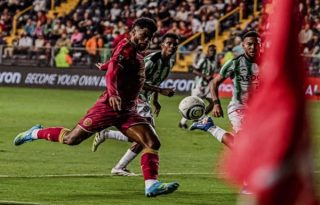 El panameño Newton Williams, delantero del Saprissa. Foto:@deportivo_saprissa