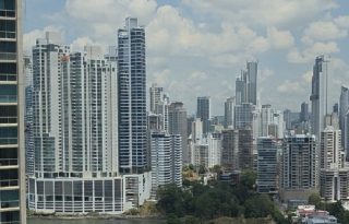 Los edificios altos fueron desalojados por precaución. Foto: Ilustrativa