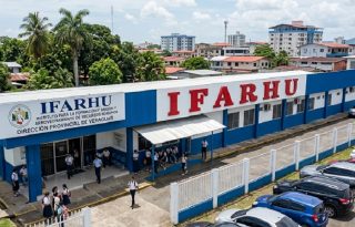 Este medio intentó obtener la postura oficial de los directivos del Ifarhu en Veraguas respecto al reclamo de los padres de familia. Foto. IA