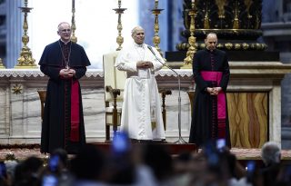 El papa ofreció sus oraciones por las familias de las víctimas del terremoto. Foto: EFE