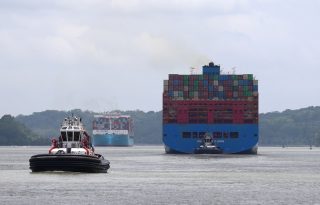 El Canal prevé que deberá reducir de forma escalonada el calado hasta llegar a los 44 pies. Foto: EFE