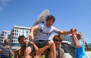El surfista panameño Teo Grani. Foto: Cortesía