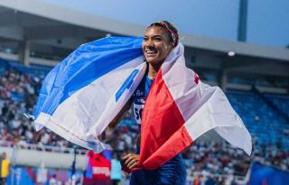 Gianna Woodruff compite en los 400 metros con vallas. Foto: COP