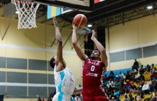 El panameño RiEl panameño Ricardo Lindo Jr., anotó una canasta ante Bahamas. Foto: FIBAcardo Lindo Jr., anotó una canasta ante Bahamas. Foto: FIBA