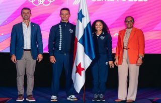 Los atletas Hillary Heron (der.) y Liborio Saavedra son los abanderados de Panamá para los Juegos Sudamericanos. Foto: COP 