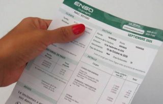 El ajuste empezará a regir a final del mes en curso. Foto generada con IA