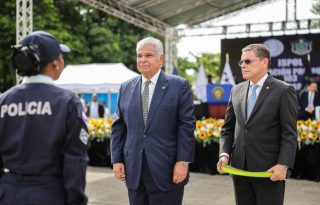 El presidente José Raúl Mulino, junto al ministro de Seguridad, Frank Ábrego. Foto: Cortesía