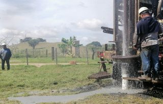 Los productores quieren que se agilice el apoyo para la conservación de fuentes de agua. Foto: Archivo