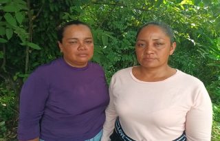 Ante la desesperación de los familiares, pescadores de la costa norte de Santa Fe se unieron voluntariamente al rastreo, recorriendo grandes extensiones del litoral en el mar Caribe. Foto. Melquíades Vásquez