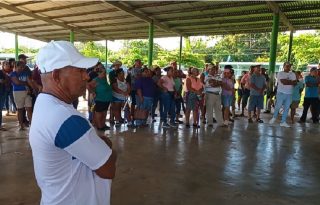 Los miembros de las comunidades advirtieron que si en un mes no hay una solución al deficiente suministro eléctrico, aseguró que las comunidades recurrirán a una medida de mayor presión: el cierre de la vía Interamericana en el cruce de Ocú. Foto. Melquíades Vásquez