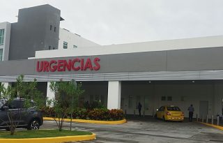 En el Hospital Dr. Manuel Amador Guerrero no se brindaron las generales de la víctima, ni los sitios del cuerpo donde recibió los impactos de bala, ni su condición de salud. Foto. Aechivo