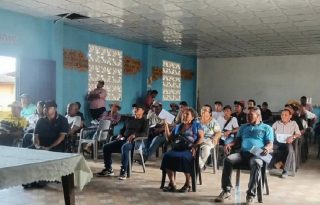 Durante el encuentro se destacó la necesidad de fortalecer la producción nacional, considerando que la demanda actual de café.