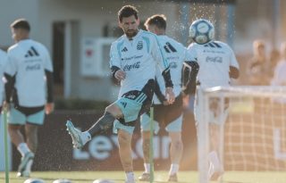 Lionel Messi durante los entrenamientos de la selección de Argentina. Foto: EFE