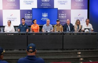Ministros brindaron este sábado una conferencia de prensa.
