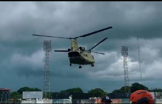 Helicópteros del Comando Sur colaboran con el transporte de la ayuda. Foto: Internet