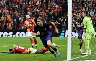 El jugador Fermín López festeja su gol ante el Galatasaray. Foto: EFE