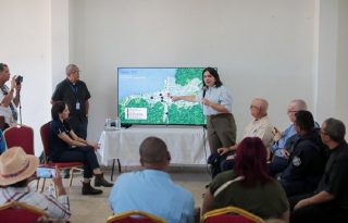 En materia de seguridad, Guillermo Barría, de la Policía Nacional en Colón, anunció el despliegue de 1,500 agentes para proteger a los peregrinos y visitantes nacionales y extranjeros que acudirán a Portobelo.