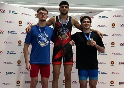 Jorge Calviño conquista el bronce en su debut en la lucha olímpica en el Reino Unido 