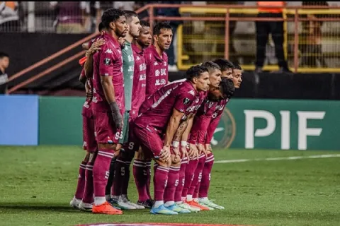 El Saprissa avanza a la Copa de Campeones de la Concacaf con gol de último minuto