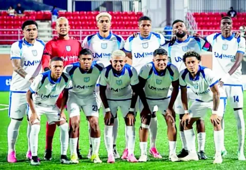 Árabe y UMECIT en duelo clave en la LPF