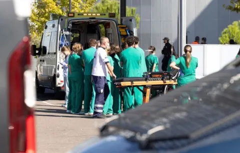 Al menos 64 fallecidos en el accidente de tren en España, según autoridades locales