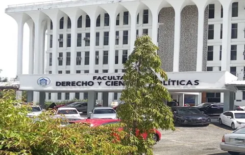 Arrocha pide actualizar la formación de los abogados