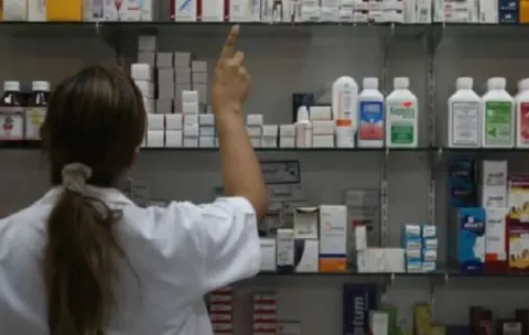 Propietarios de farmacias rechazan propuesta para elevar el descuento de medicamentos al 25 %