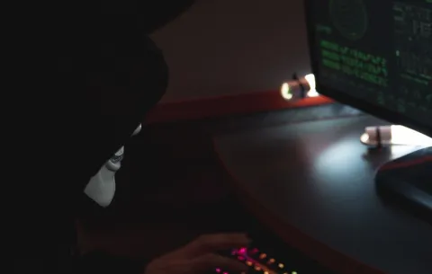 Falsos empleos e imágenes con IA: la nueva trampa de Lazarus