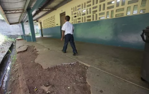 Jornadas extendidas del Meduca sin marco legal, denuncian los  docentes