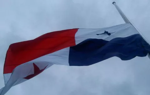 Tricolor vuelve a ondear en el Cerro Ancón