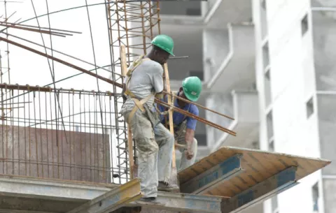 Predomina construcción de apartamentos