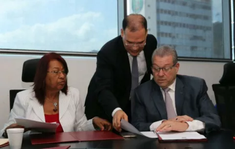 Aprueban reglamento de elección para Defensor del Pueblo