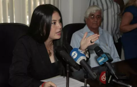 Zulay Rodríguez arremete contra copartidario y denuncia amenazas