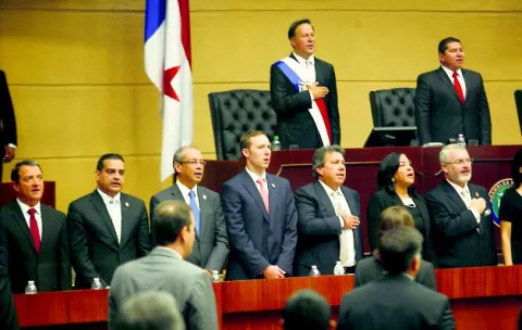 'Ministros no dan la talla', tras 20 meses de gobierno