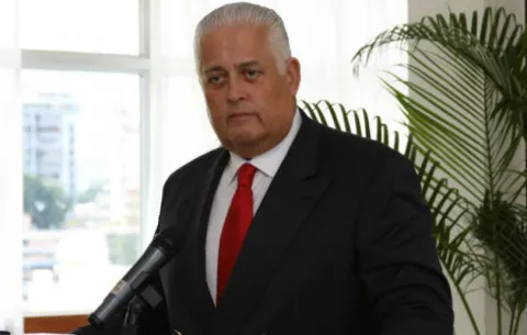 Pérez Balladares critica doble interpretación de medidas