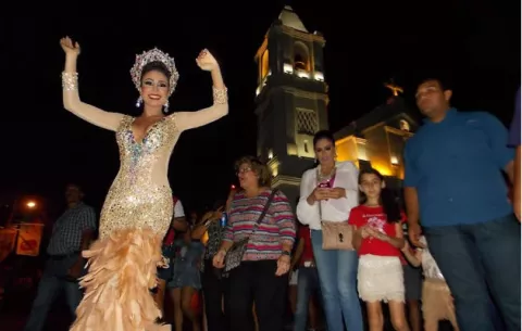 Tableños celebran carnavalito con una sola tuna