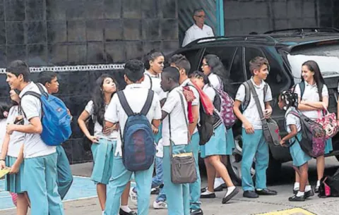 Acodeco podría regular aumento de matrículas en escuelas particulares