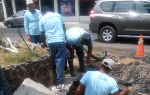 Daños en tubería tiene a sectores de Santiago sin el líquido