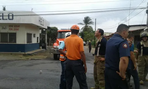 Fuga de amoníaco afecta a trabajadores de una hielería