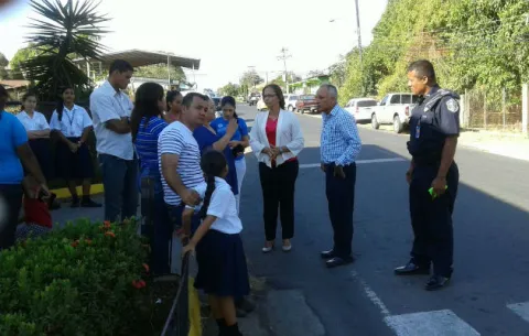 Suspenden clases por falta de docentes en la escuela Claudio Vásquez