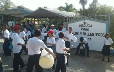 Advierten de paralización de clases en colegio de Las Tablas